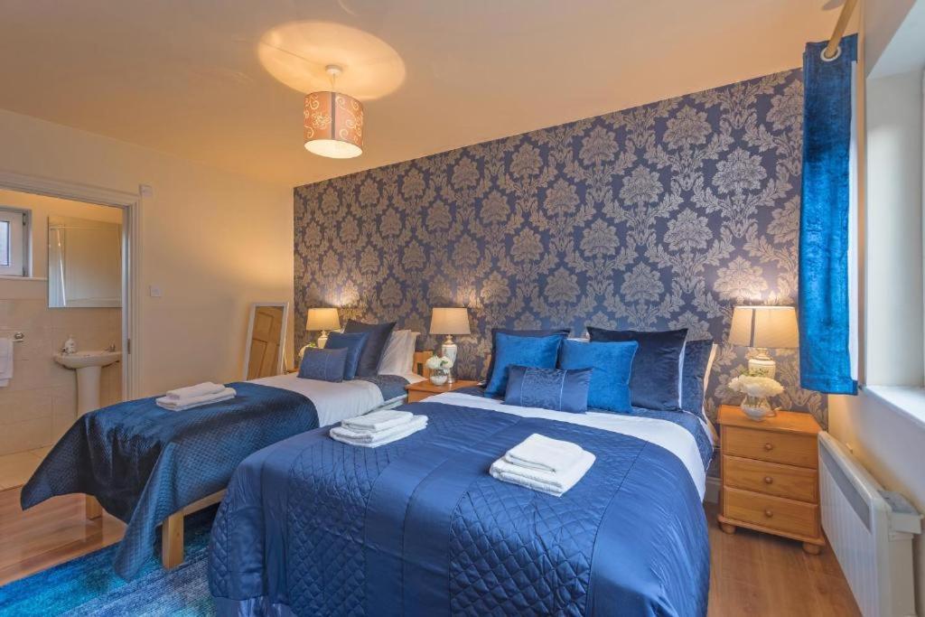 Town Square Townhouse - Best Location In Galway Zewnętrze zdjęcie