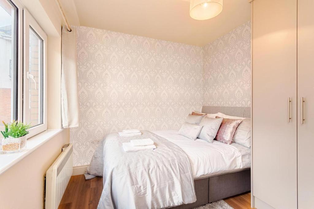 Town Square Townhouse - Best Location In Galway Zewnętrze zdjęcie